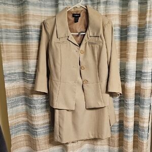 T Milano Tan Blazer/Skirt Suit W/Classic Notched Lapel Blazer